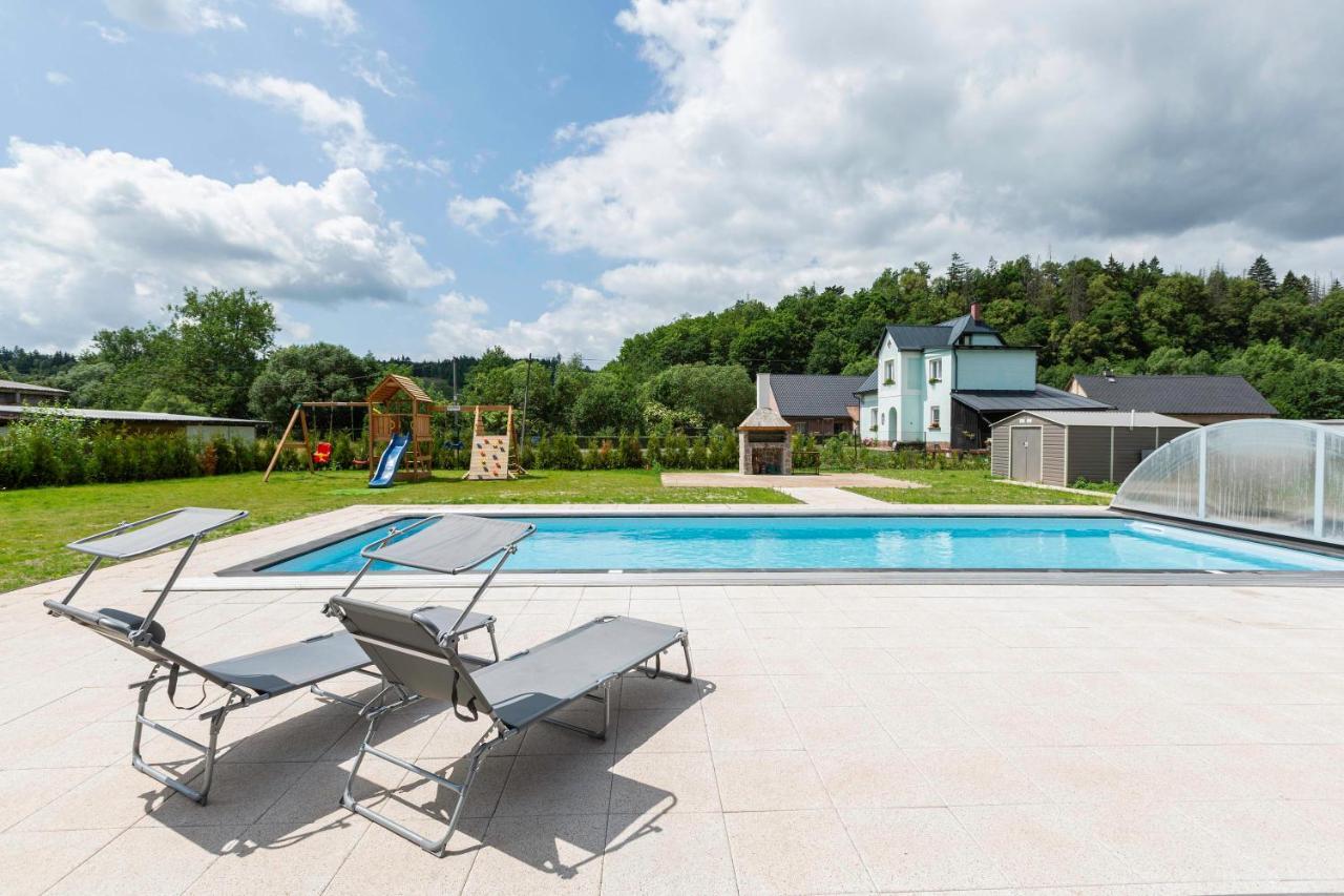 Holiday House Adam Prosecne Экстерьер фото