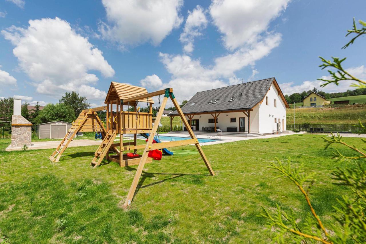 Holiday House Adam Prosecne Экстерьер фото