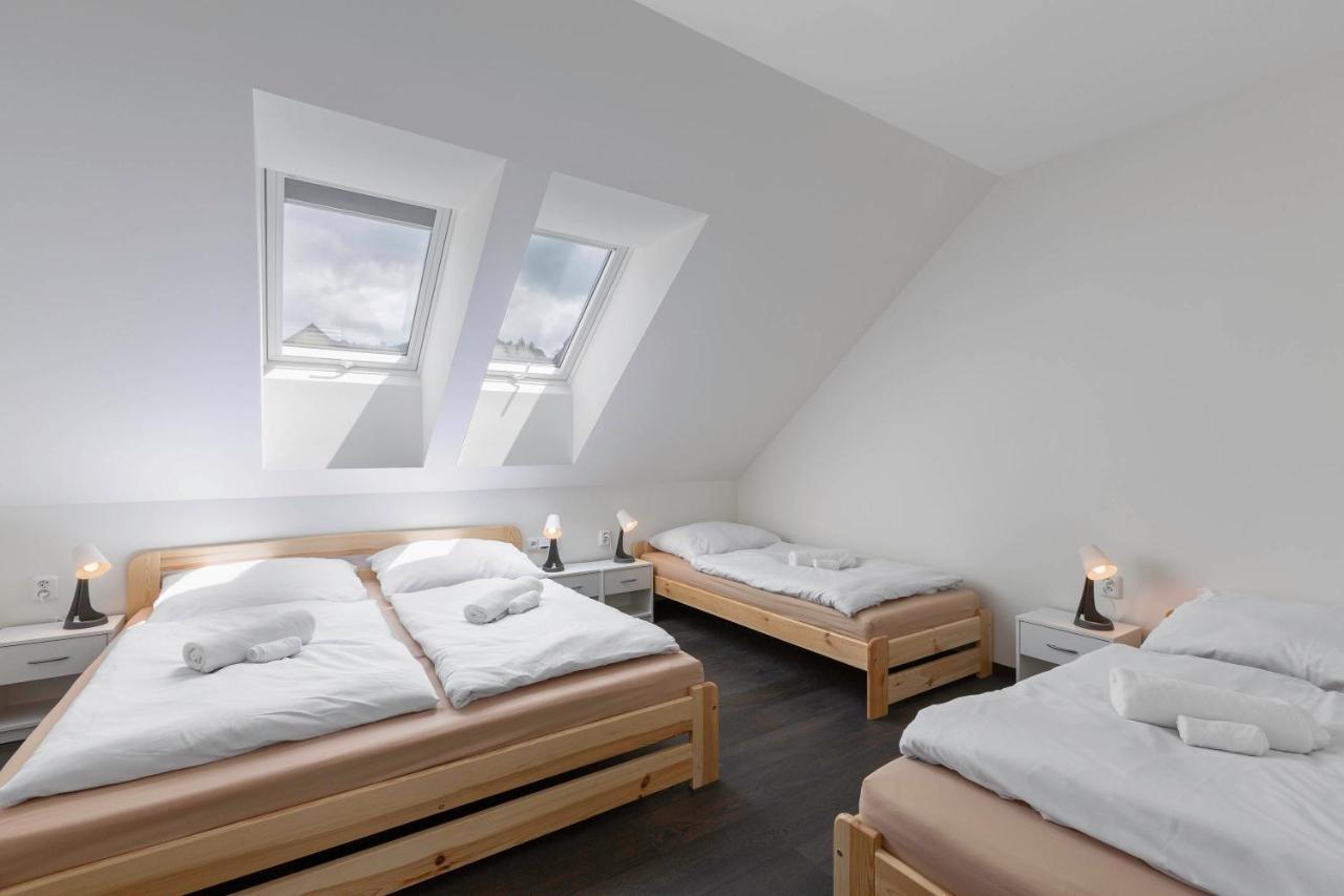 Holiday House Adam Prosecne Экстерьер фото