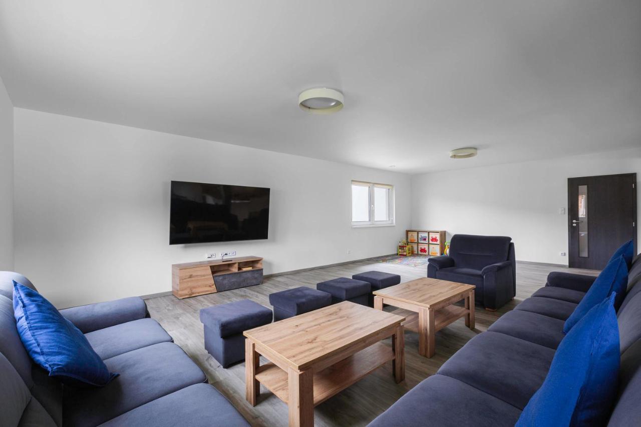 Holiday House Adam Prosecne Экстерьер фото